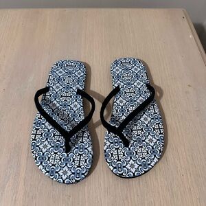 Black & White Patterned Women's Flip Flops - Unbranded